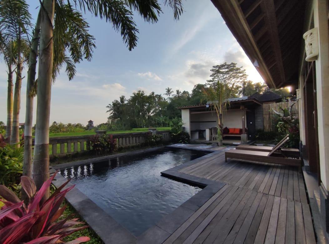 Anggarakasih Ubud Villa Extérieur photo